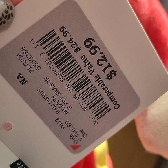 Superhero Puppy Outfit with Cape for 14" back - Picture 7 of 9